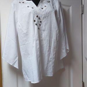 White v neck blouse with embroidery and sequin pat